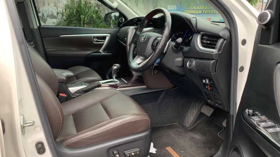 TOYOTA FORTUNER FORTUNER 2.4 VRZ TRD AT DIESEL (NEW) AT 2019